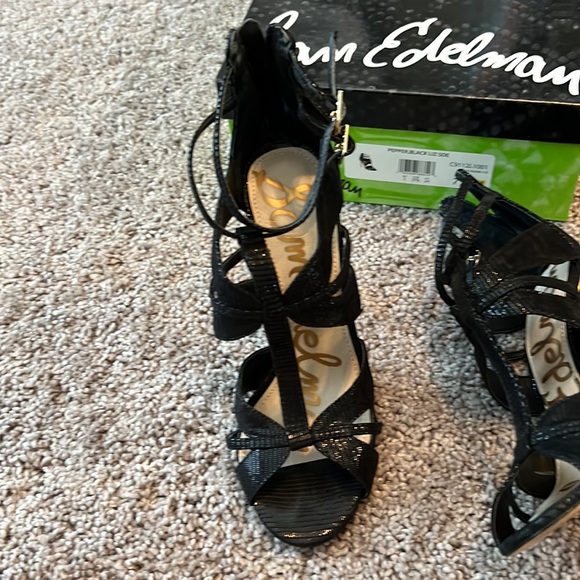 Sam Edelman black with gold heels size 7 - Picture 4 of 4